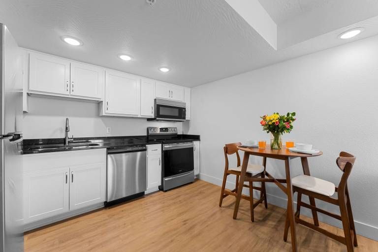 Fully equipped condo with pool | Dogs allowed — photo 2