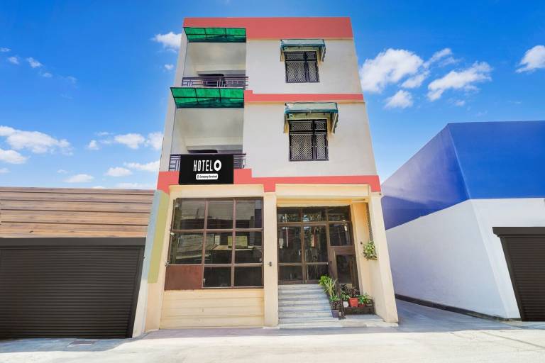 Super Hotel O Tyagi Road Near Prince Chowk