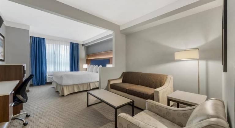 Best Western Plus Revelstoke in Revelstoke, BC