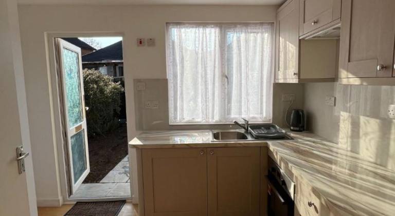 Studio in Greenford - 20 mins to Heathrow or London — photo 4