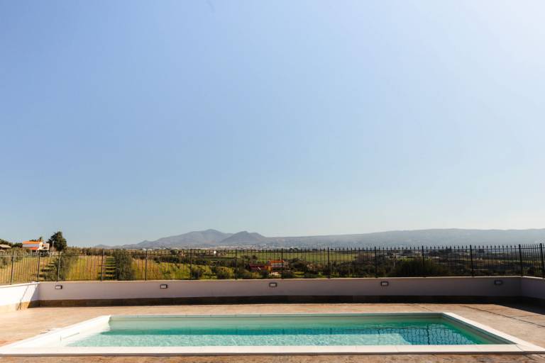 Villa with jacuzzi, private pool & patio — photo 5