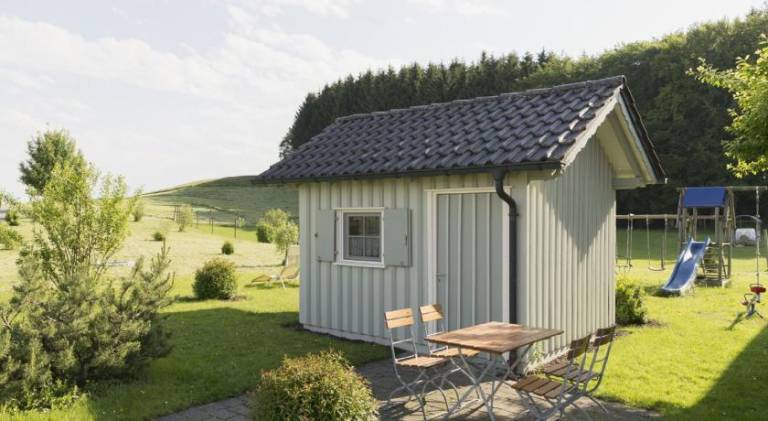 Holiday apartment with terrace, barbecue & yard — photo 2