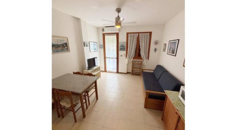 Apartment with terrace — photo 2