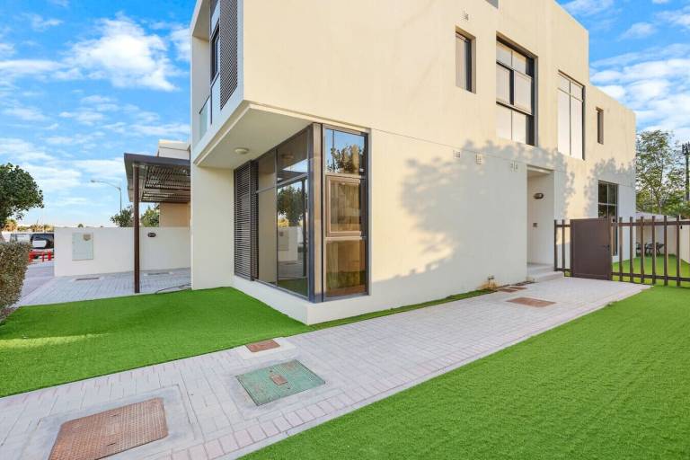 Villa DAMAC Hills