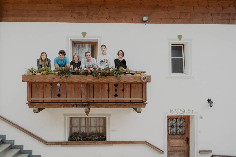 Studio 'Gogererhof App Maria' with Mountain View, Balcony & Wi-Fi in Racines