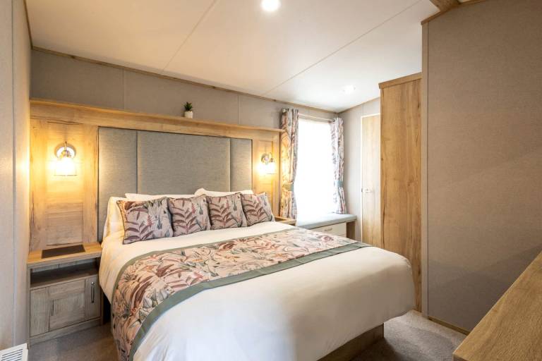 Luxurious Dog-Friendly Lodge with Beautiful Deck near the North York Moors National Park, England — photo 4