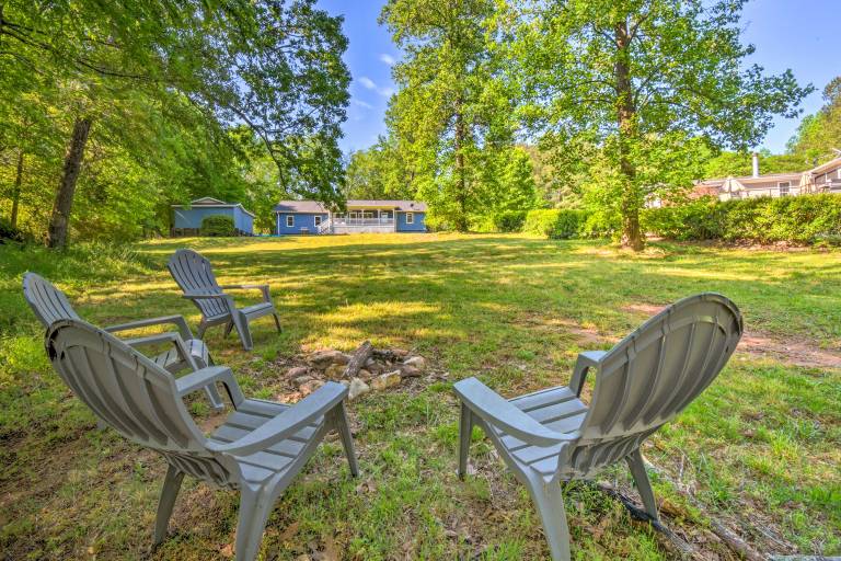 Lakefront Townville Gem w/ Boat Dock & Kayaks — photo 2