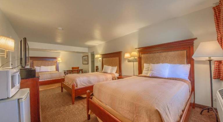 Americas Best Value Inn Uvalde — photo 2