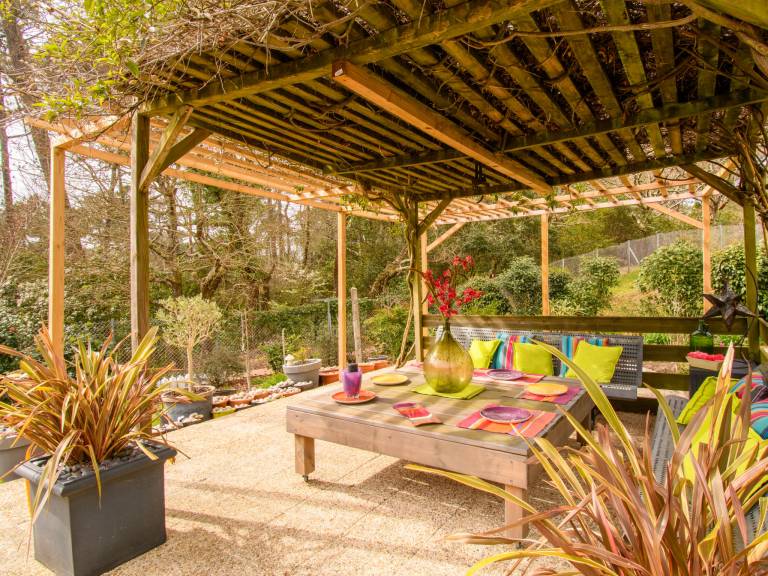 Holiday apartment with garden, patio & grill — photo 2