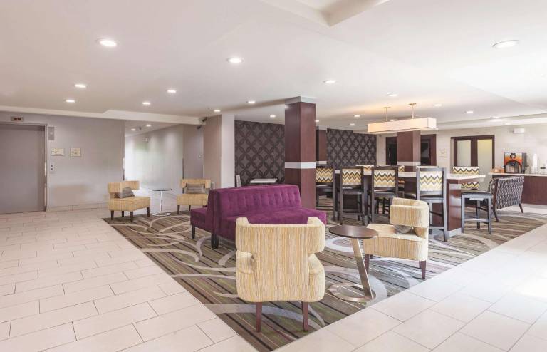 La Quinta Inn & Suites by Wyndham Knoxville North I-75 — photo 5