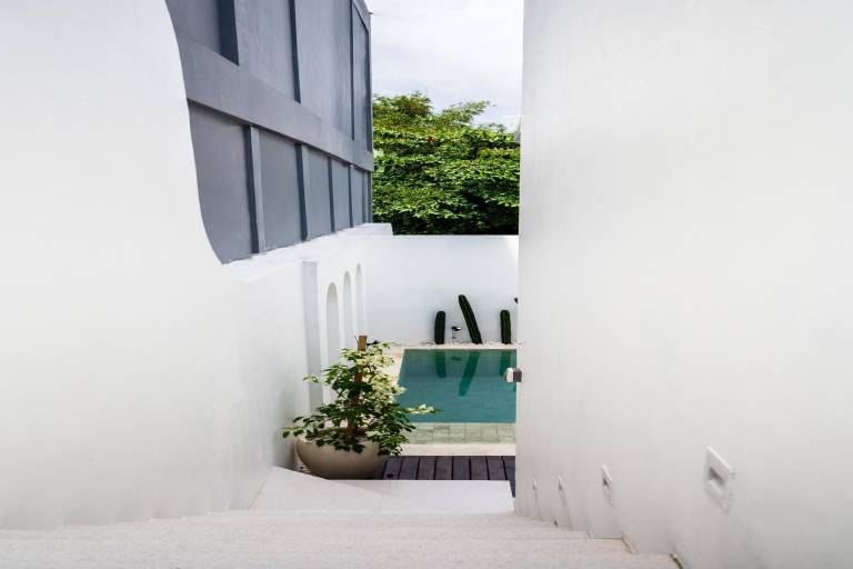 Villa with pool, jacuzzi & patio — photo 5