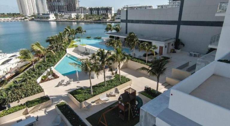 Luxury Waterfront Villa Puerto Cancun Marina — photo 5