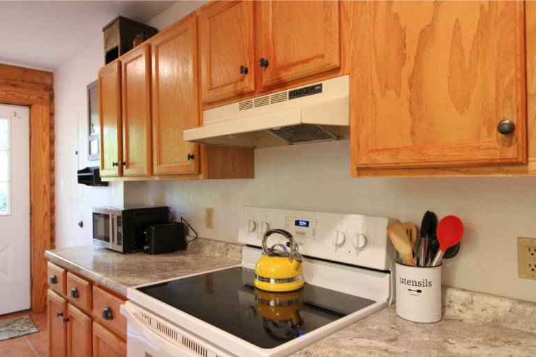 Fully equipped house with pool & hot tub | Pet-friendly — photo 3