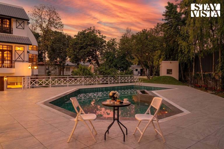 StayVista at Luxury Cottage@The Ivory Courtyard in Gurugram