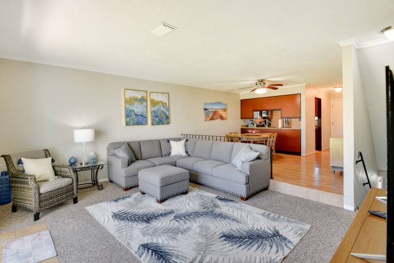 Florida Getaway Balconies Grill & Near Beaches