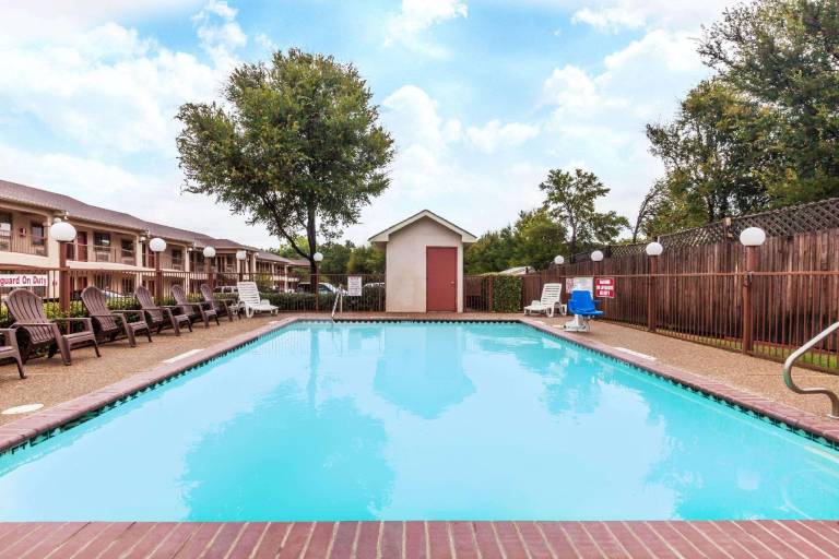Highland Inn in Arlington, TX