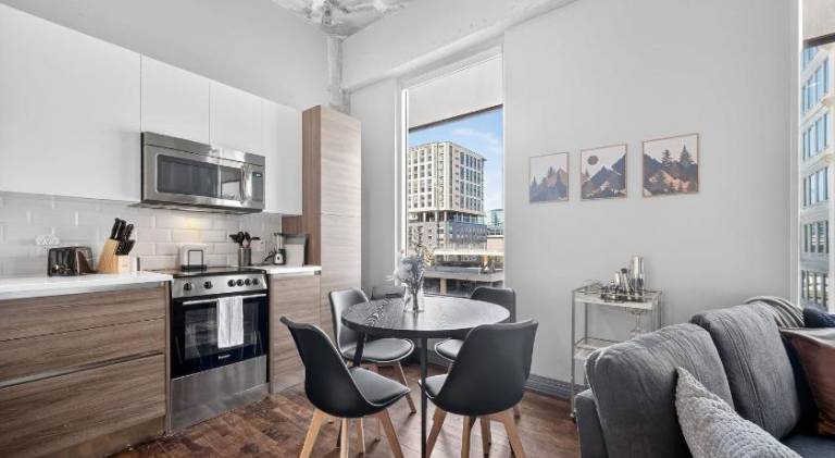 Nice holiday apartment with pool | Next to Pioneer Park | Pets allowed in Dallas, TX