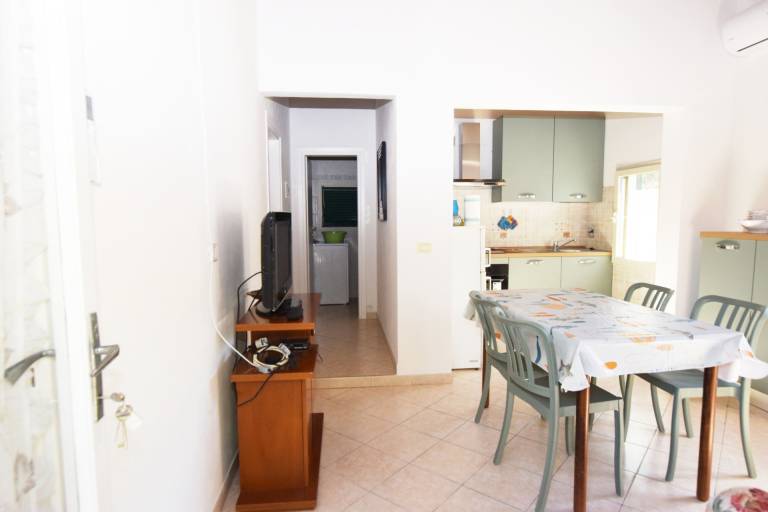 Children-friendly villa with BBQ & garden | Pets allowed — photo 4
