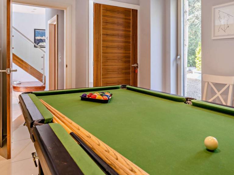 Cottage with garden, BBQ & pool | Water view — photo 5