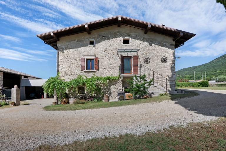 Appartamento Caprino veronese
