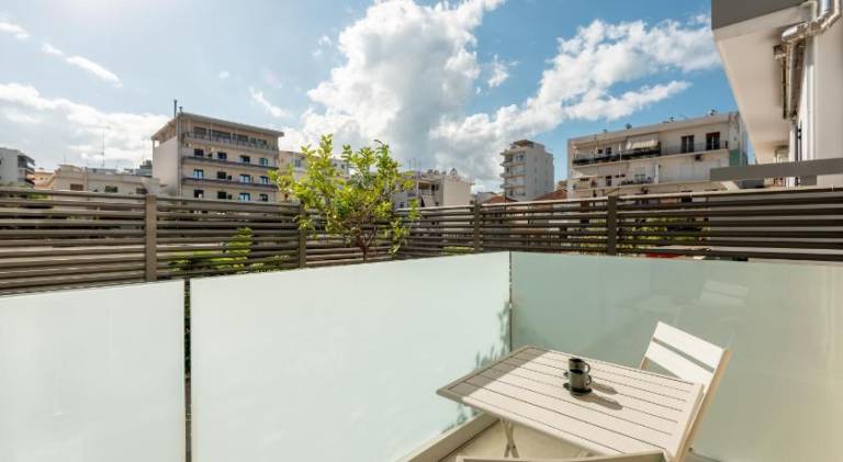 Holiday apartment with garden & patio — photo 5