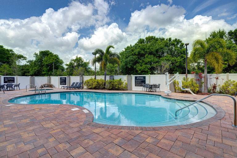 Hampton Inn & Suites Tampa Northwest/Oldsmar — photo 2