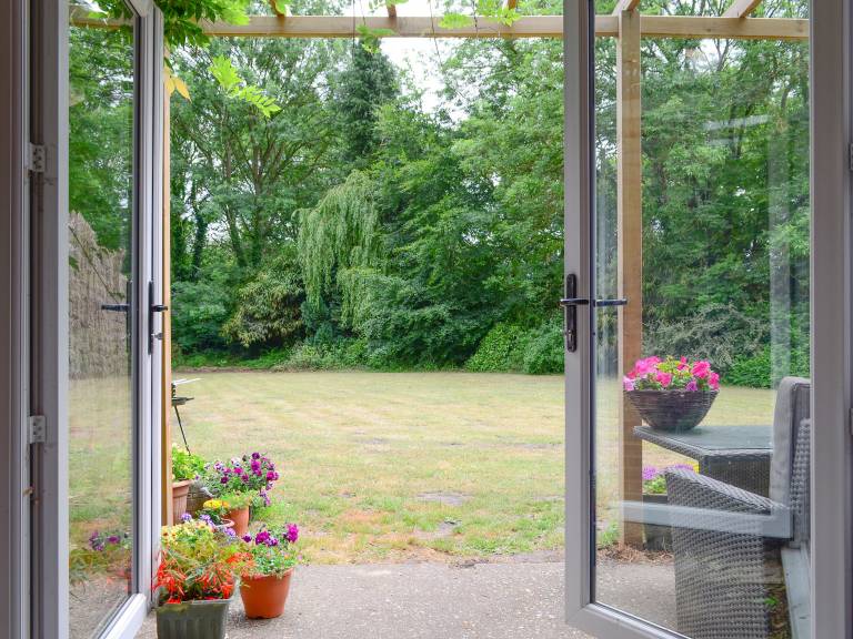 Cottage with grill & garden | River view — photo 4