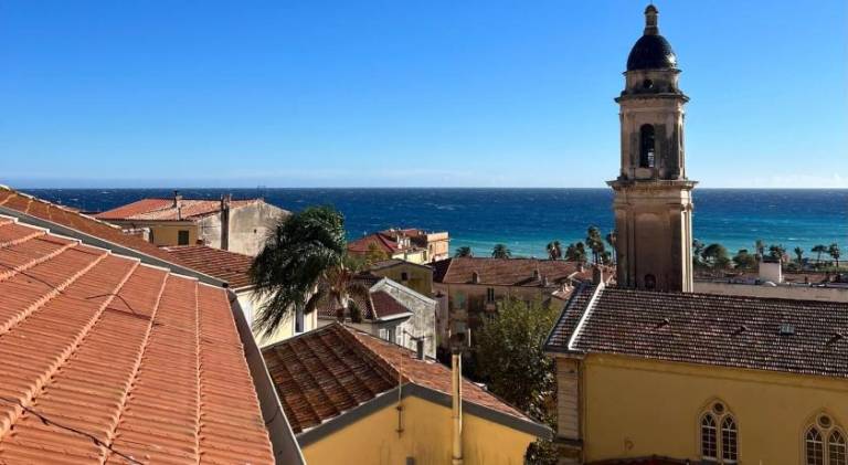 Apartment | Beach nearby | Pets allowed in Menton