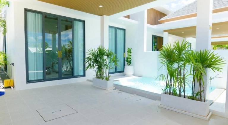 Villa with private pool, patio & garden in Sa Khu