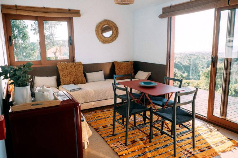 Inspiring Tiny House Rental with Breathtaking Ocean Views for Glamping near Lisbon — photo 3