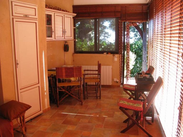Fully equipped charming villa with private pool, garden & barbeque | Panoramic view | Pets allowed — photo 4
