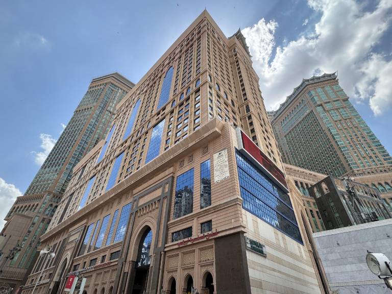 Al Safwa Hotel Tower 1