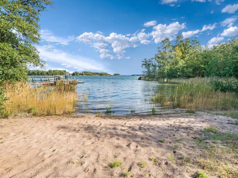 Vacation home with patio & sauna | Nature view — photo 3