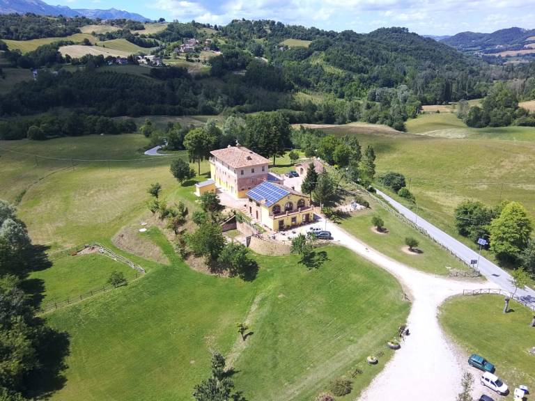 Agriturismo Antica corte: Lunilia camera matrimoniale con balcone — photo 5
