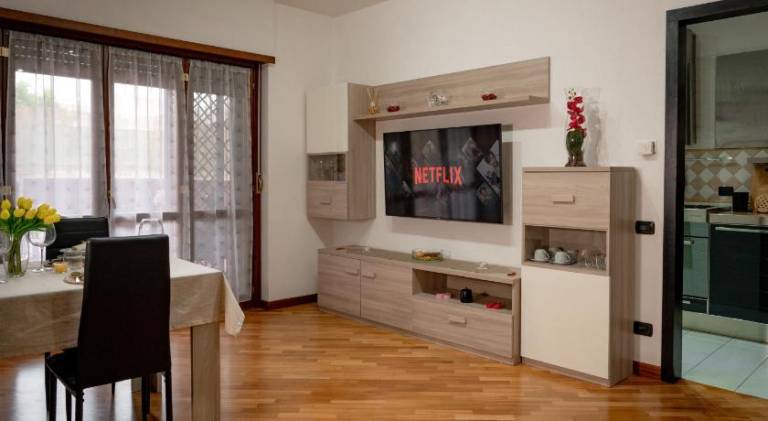 Rental apartment with yard & jacuzzi — photo 2