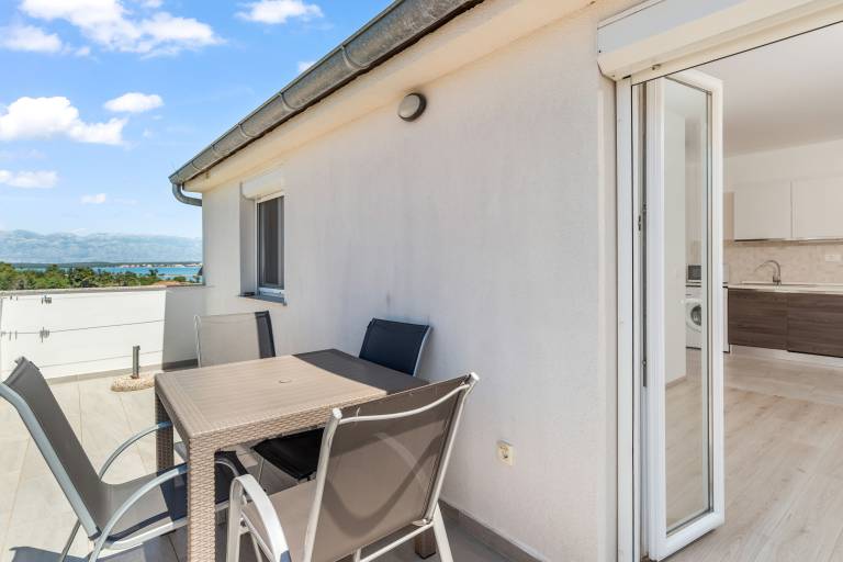 Fully equipped apartment with terrace & barbecue | Sea view | Pet-friendly in Zadar