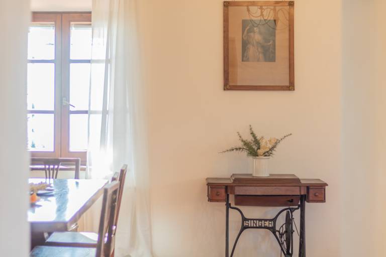 Il Poderaccio Agri-relais: Il Vigneto: Eleganza e confort per un soggiorno da sogno con la sua terrazza vista Lago di Bolsena — photo 5