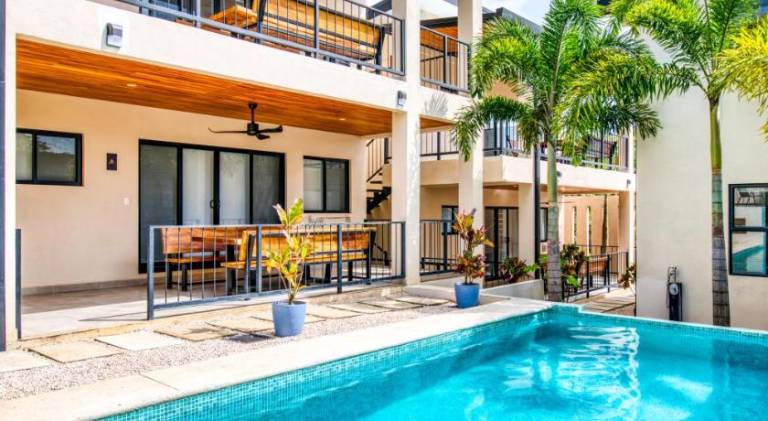 Holiday apartment with pool, yard & patio | Pet-friendly in Tamarindo