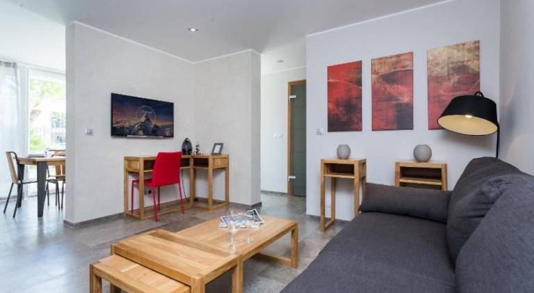 Serviced apartment with garden & terrace — photo 5
