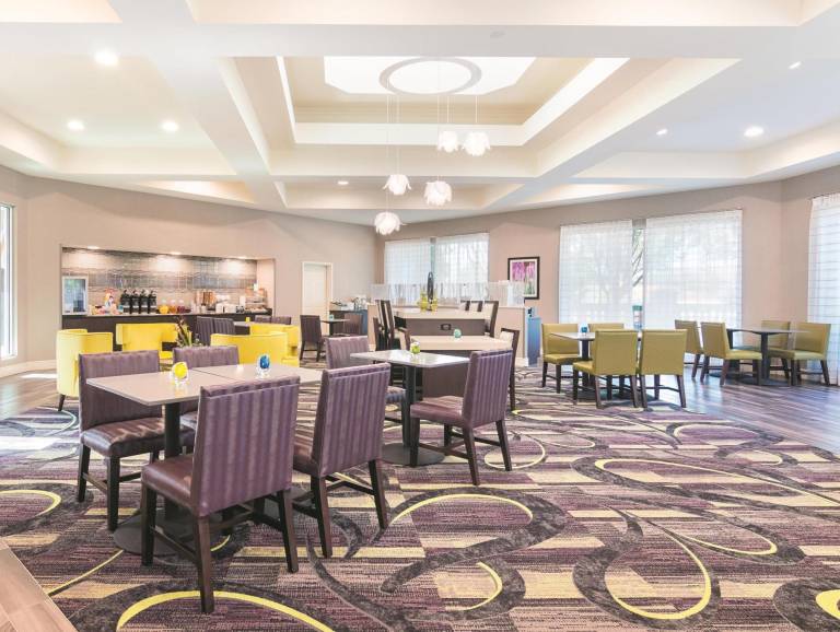 La Quinta Inn & Suites by Wyndham Atlanta Conyers — photo 4