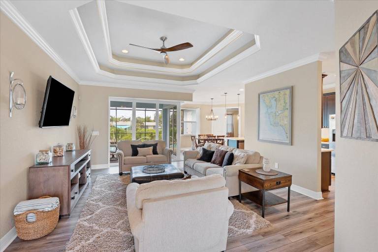 Charming vacation home with barbeque & pool | Suitable for remote work | Pets are welcome — photo 2