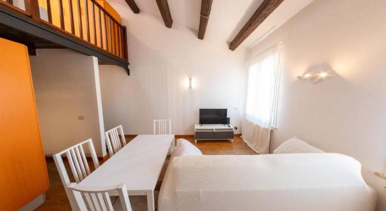 Apartment with 1 room for 4 persons — photo 2