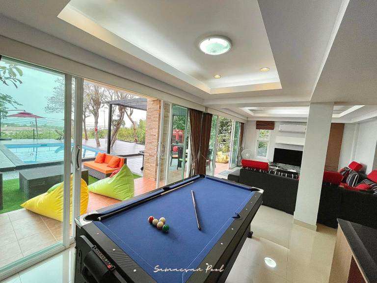 Villa with pool — photo 5