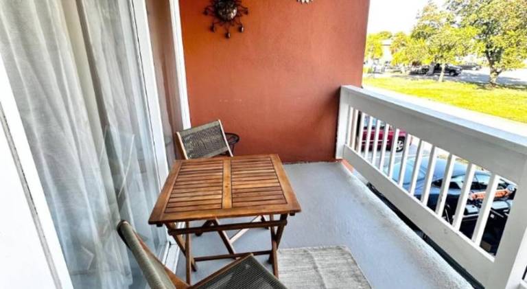 Serviced apartment with pool & grill | Beach nearby | Good for workation | Pets allowed — photo 3