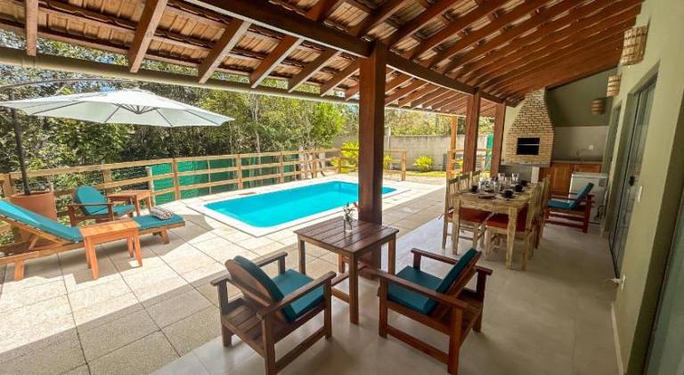 Vacation home with pool — photo 2