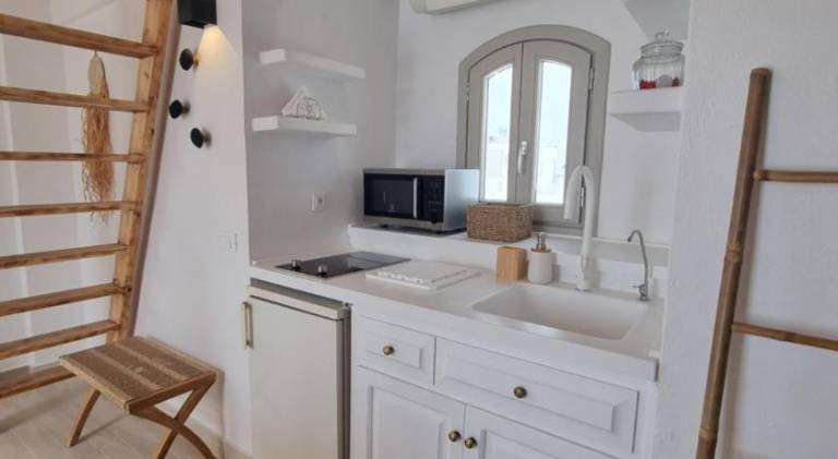 Pleasant vacation home with patio & jacuzzi | Perfect for remote work | Pet-friendly — photo 4
