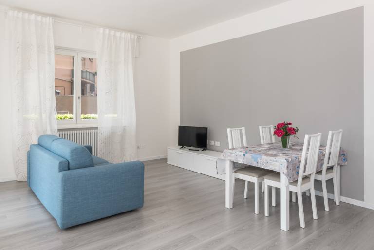 Apartment with balcony 1 km from Piazza Erbe — photo 2