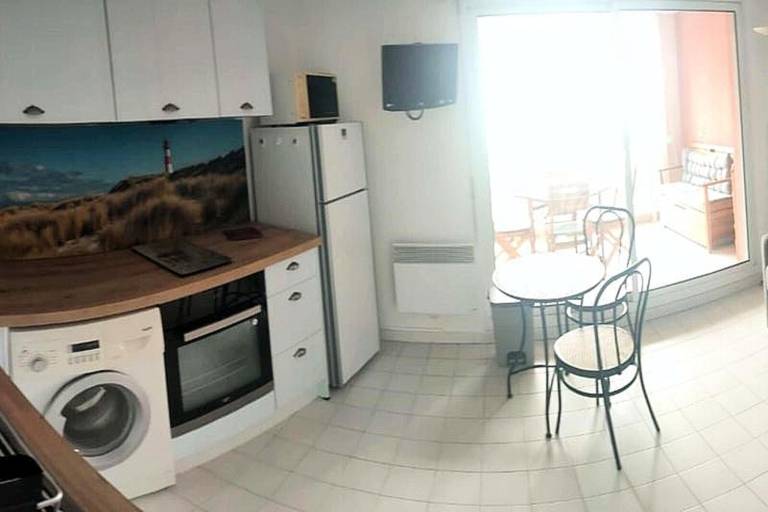 Wonderful rental apartment with pool | Beach nearby | Pets are welcome in Six-Fours-les-Plages