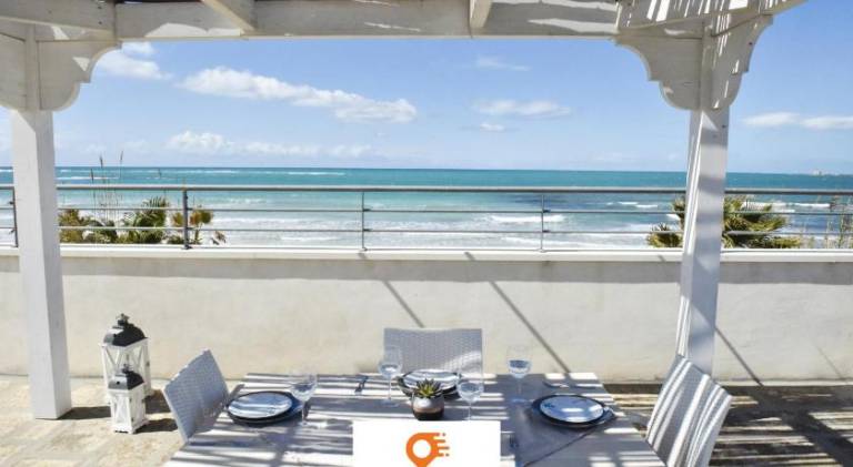 Apartment with patio & grill | Beach nearby | Pets allowed — photo 2