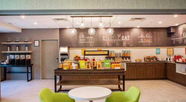 Hampton Inn & Suites by Hilton Edmonton St. Albert — photo 4